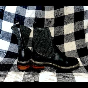 Knit black boots!